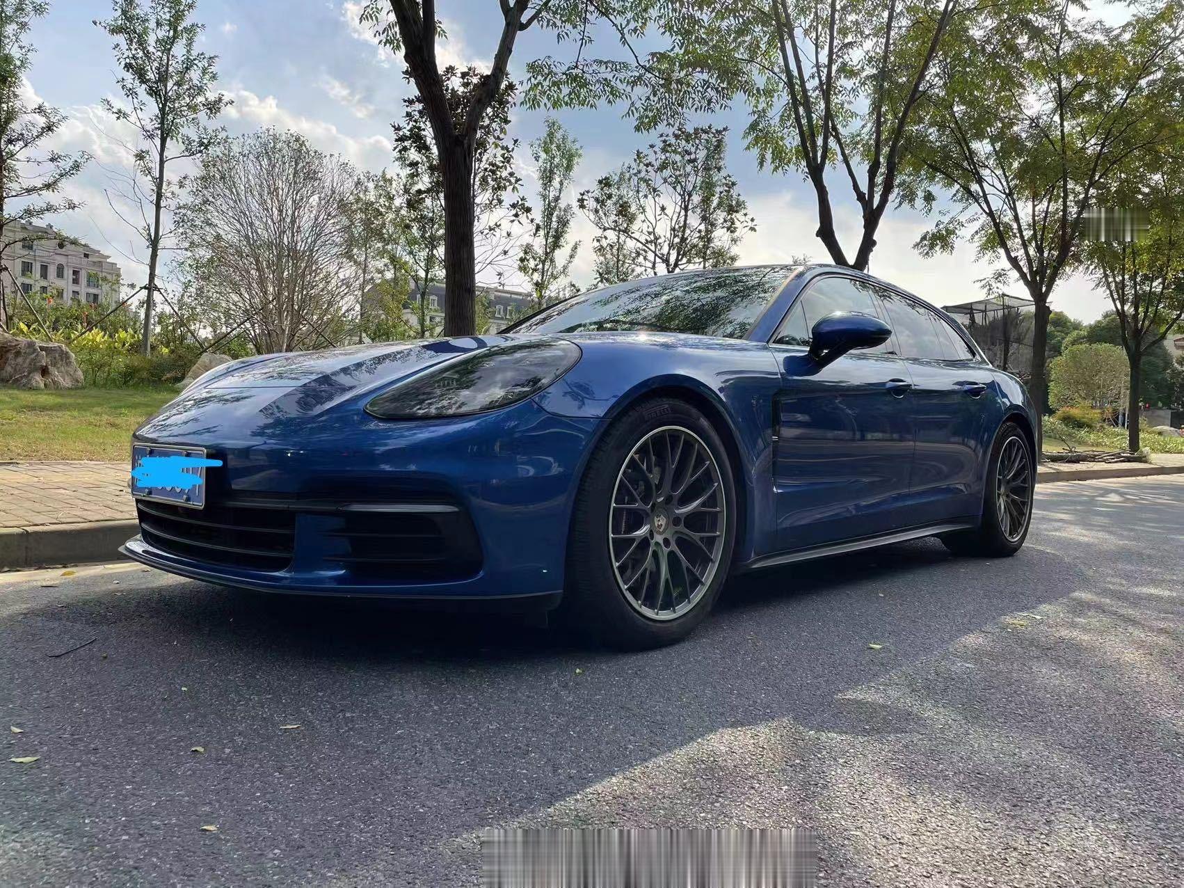 保时捷 Panamera 4 Sport Turismo 蓝宝石2018年8月份