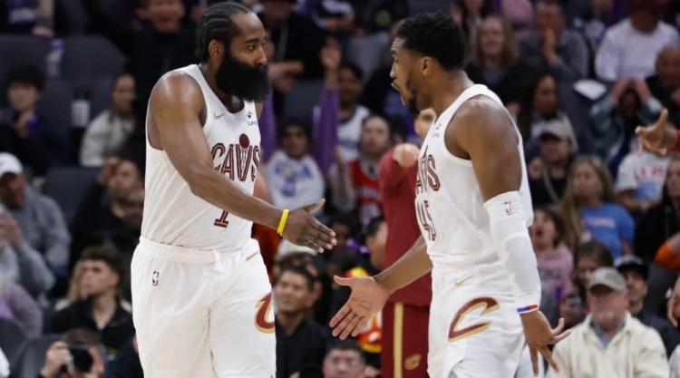 常规赛收官，骑士队“屈居”第四，但以球队的阵容天赋，尤其是哈登和米切尔联手，应该