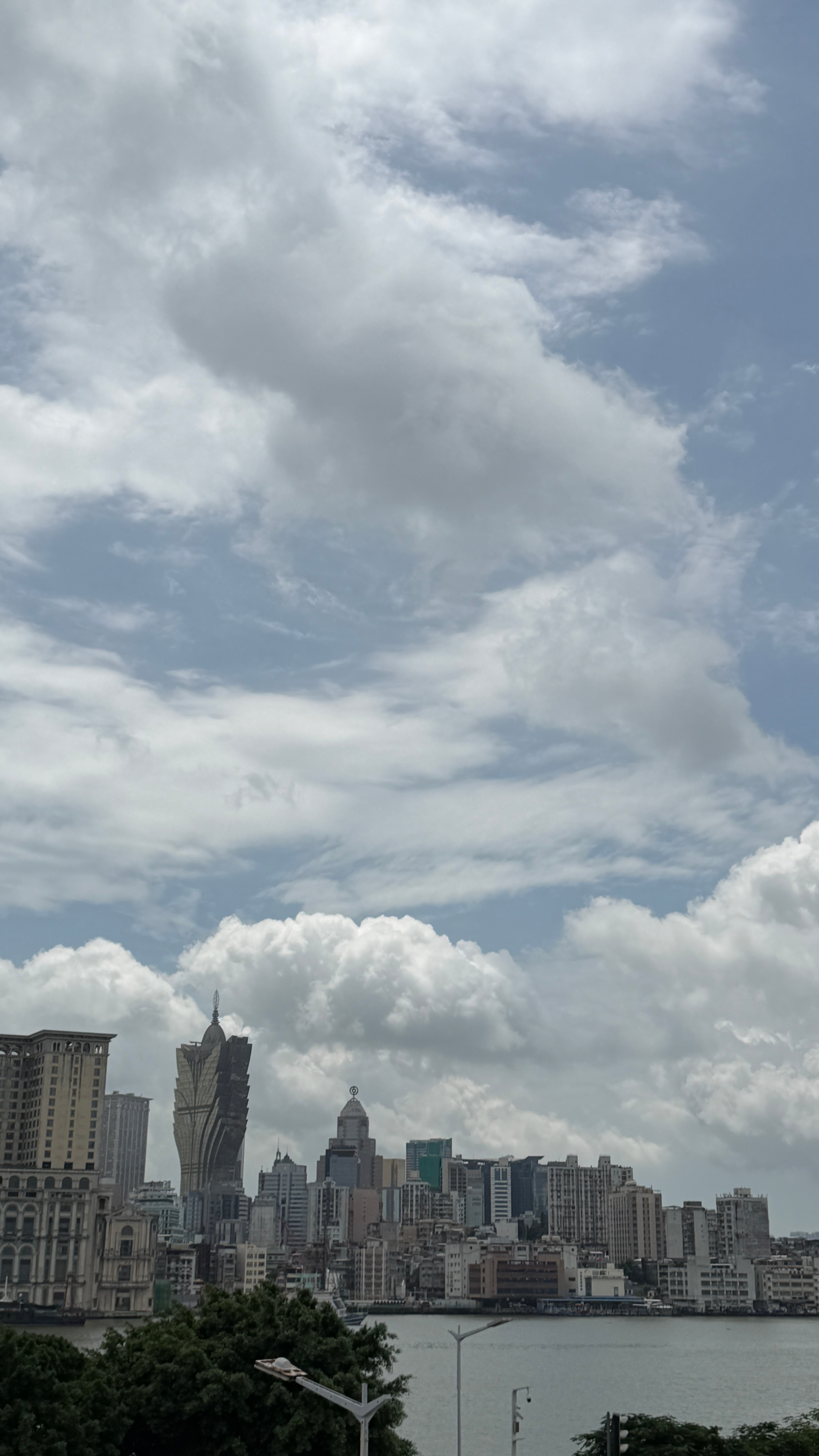 我无限地热爱着新的一日。 ​​​