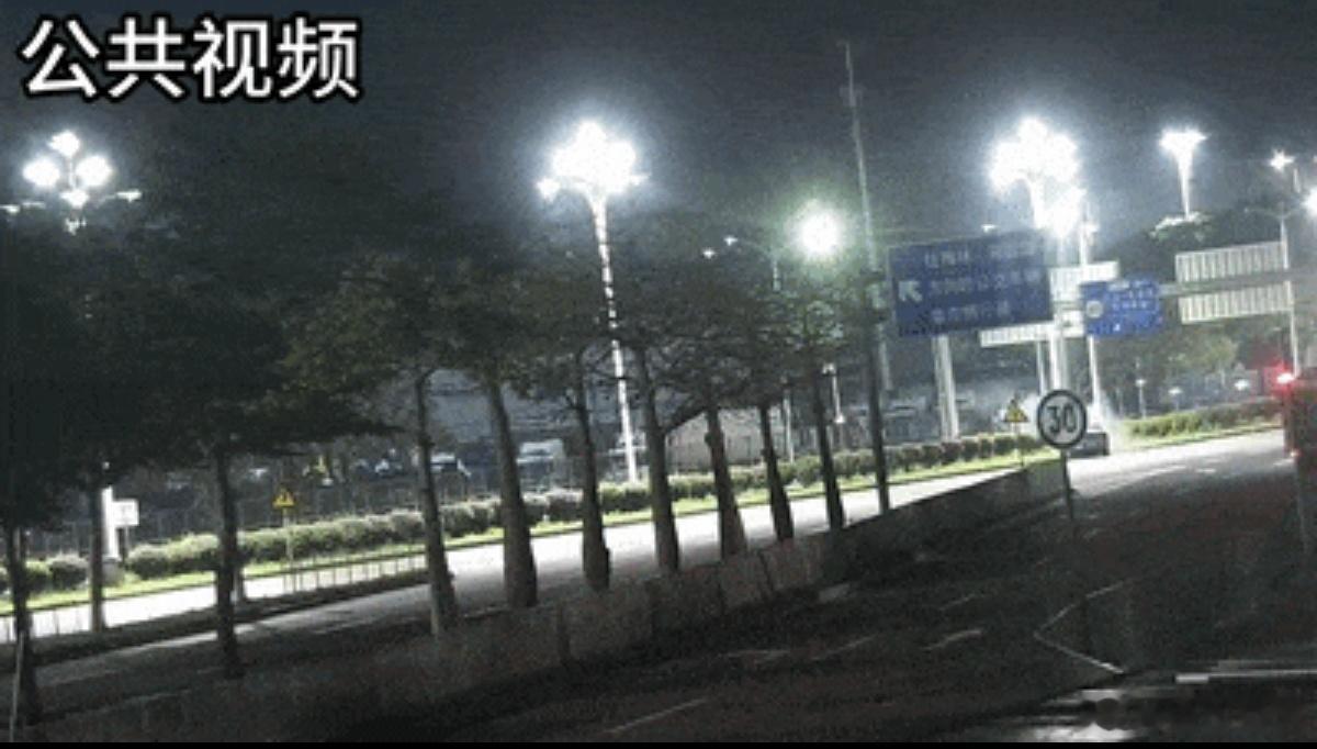 悲剧啊…深圳一名网约车司机凌晨疲劳驾驶，撞向绿化带，导致1乘客身亡。而在事故发生