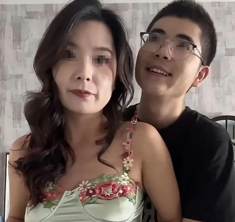 “太狠了！”上海，36岁离异并带着一个女儿的房产女销售，因搭顺风车认识一名23岁