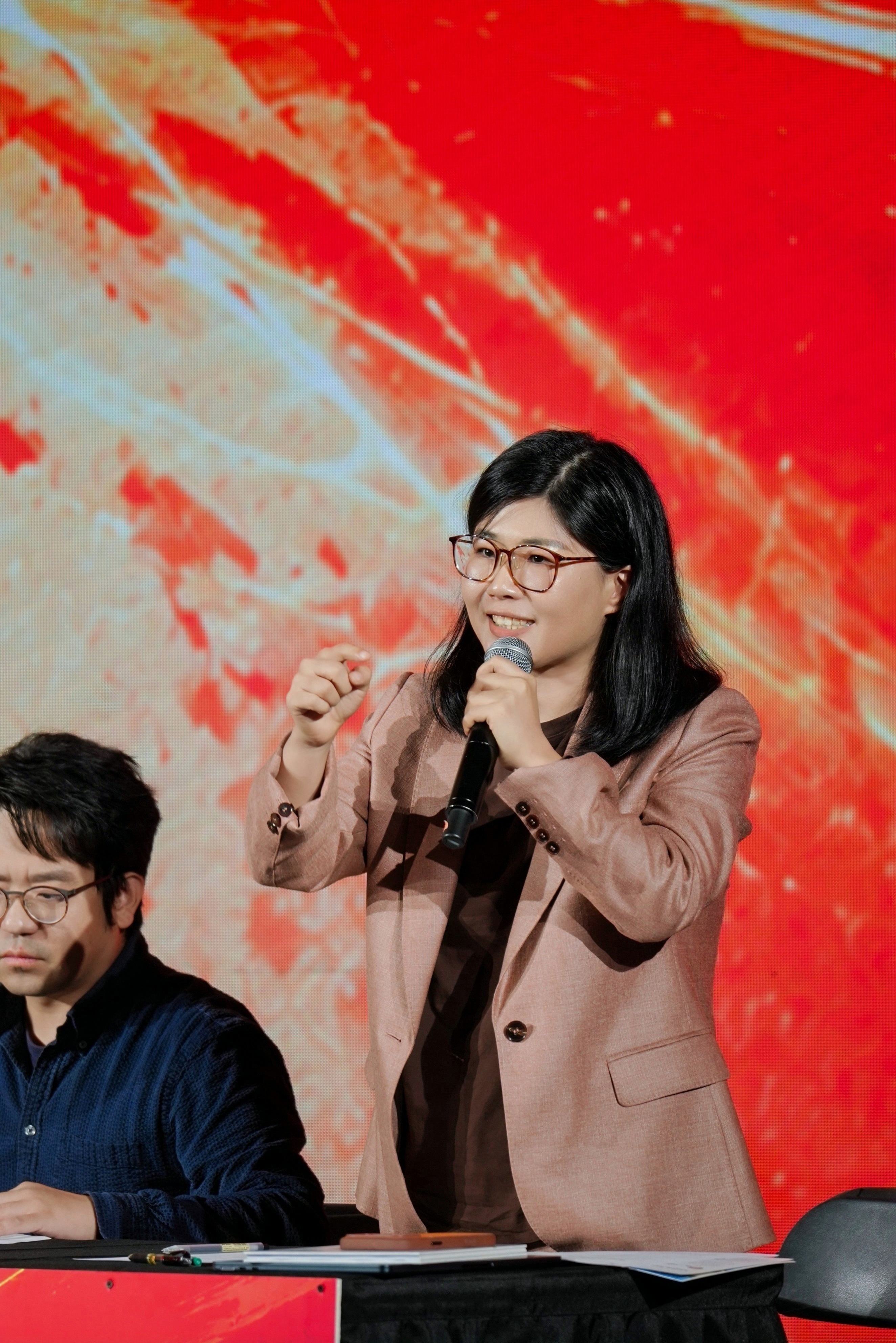 AI正在重新定义晚年生活AI养老能否接住老龄化AI不能全面无人养老贝壳公益联合人