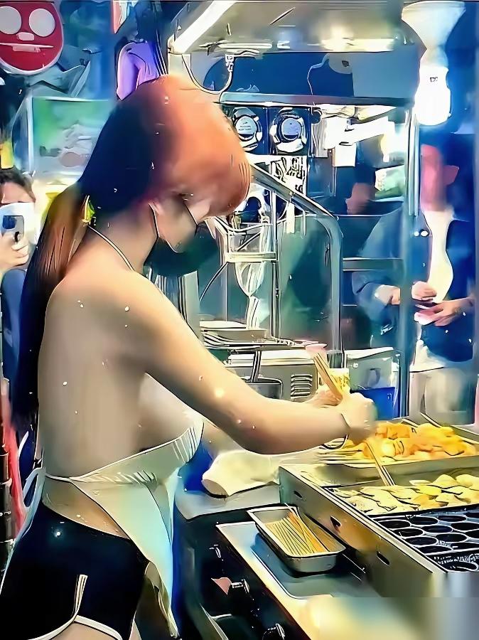 如今这大环境，整体经济形势都不乐观。为了生计，这老板娘也是卯足了劲，“清”装上阵