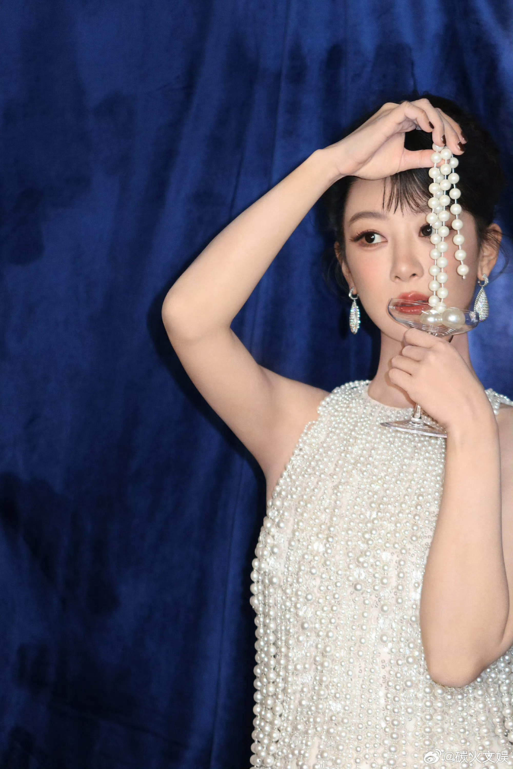 杨紫一组花絮图送上杨紫一组生日花絮图杨紫一组生日花絮图，好看，[爱你][爱你] 