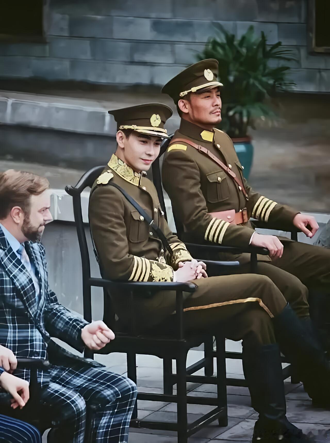 制服是陈星旭的统治区电视剧轧戏 制服是陈星旭的统治区这句话果然没错，《轧戏》里他