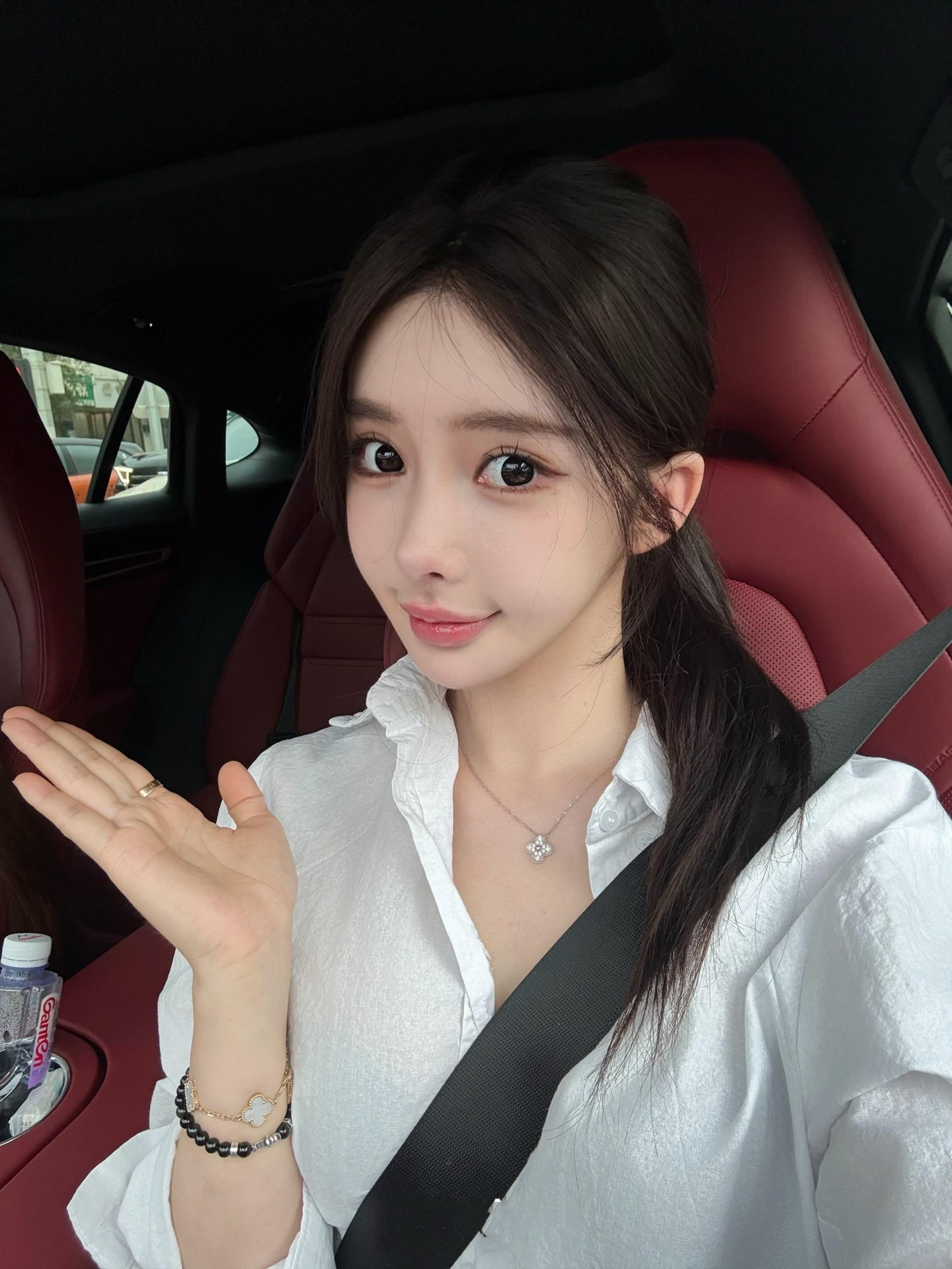 刚喝完星巴克，谁要亲嘴？再不来味道就淡了