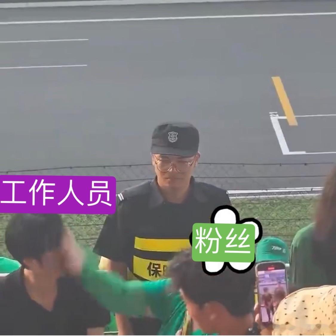 85号赛车手又又又站上领奖台粉丝线下散打被👮‍♀️带走，也不维权也不闹事乖乖的