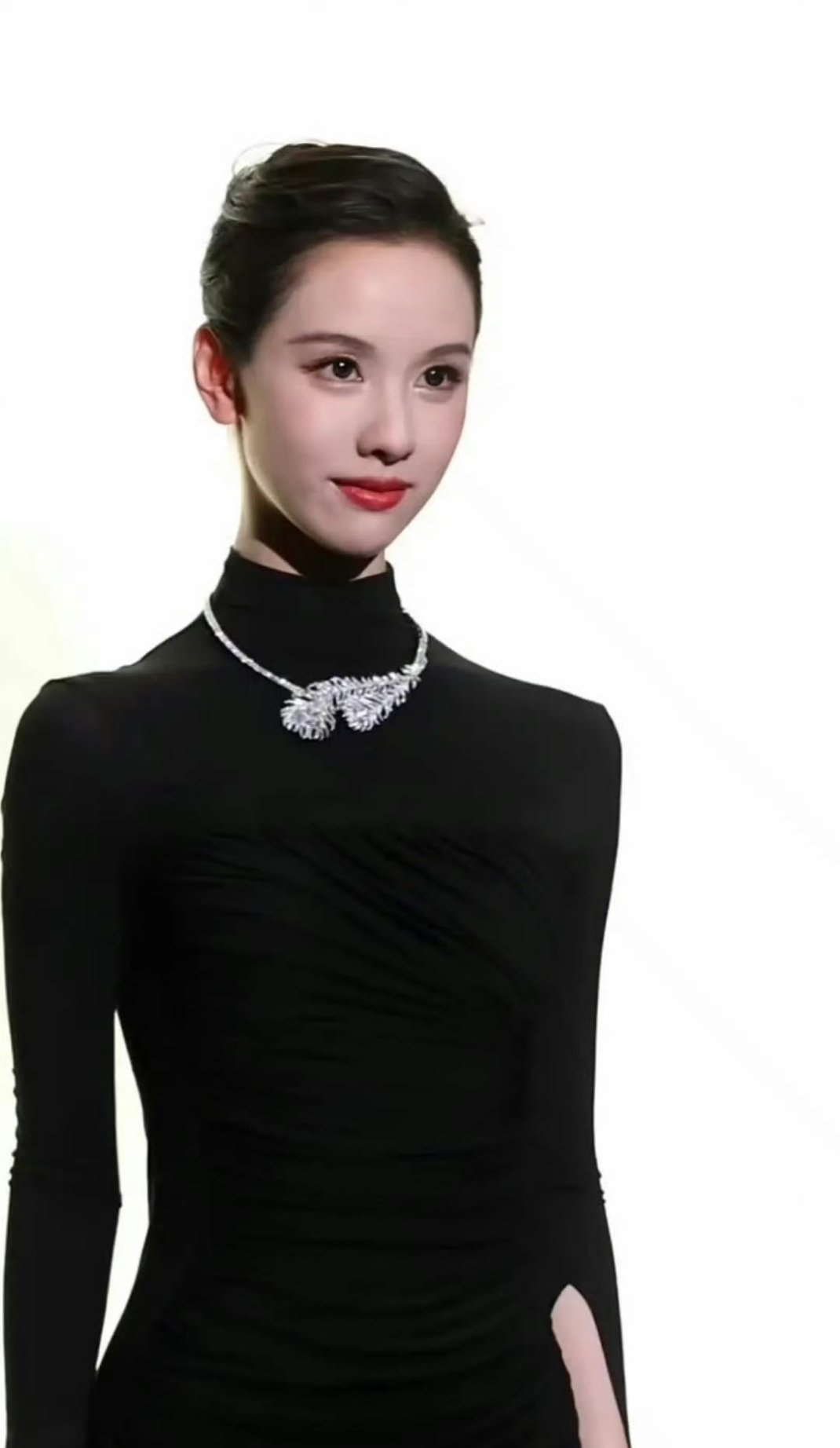 有网友讲感觉陈都灵是在走刘诗诗的路线，你们怎么看待这件事儿呢？ 