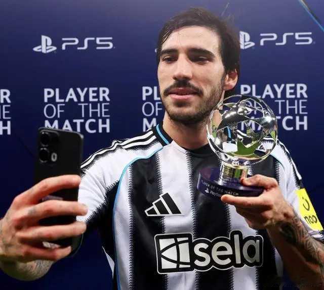 意名记：尤文冬窗省字为先，攒钱明夏引进托纳利据意大利著名转会记者迪马济奥报道，尤