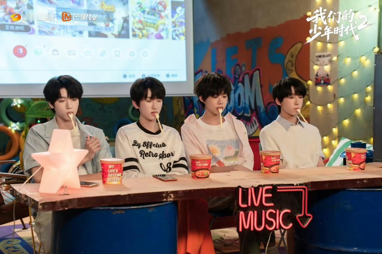 少年时代2拍摄没有不快乐的风险我们的少年时代2花絮全程热热闹闹，真的拍摄没有不快