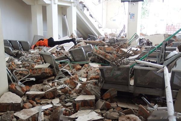 印尼7.7强震后余震不断 又发生6.9地震 已47死当地时间8月15日凌晨，印尼