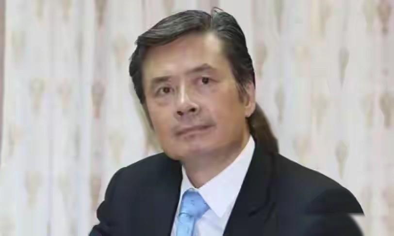 马大姐一声怒吼，金小刀再遭打脸，一刀的戏难演下去了。金小刀这回使出一招“以攻为守