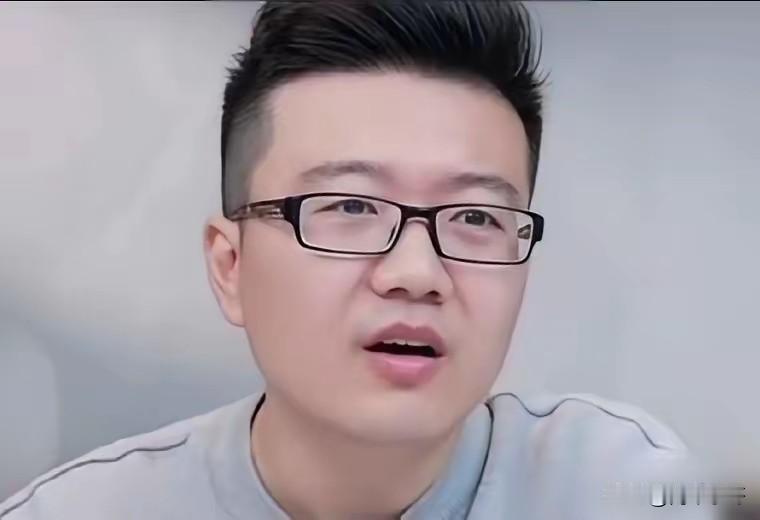 莱维直言，
梁靖崑打洛奥的概率又增加了，
你以为副队长是好当的，
那就是大胖的生