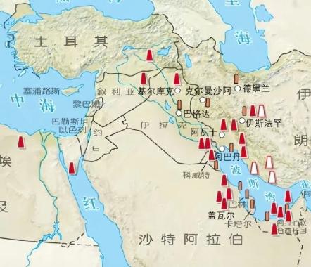 伊朗打到现在，一路走来步步血泪，不该损失的资产设施都损失了，不该阵亡的大人物都阵