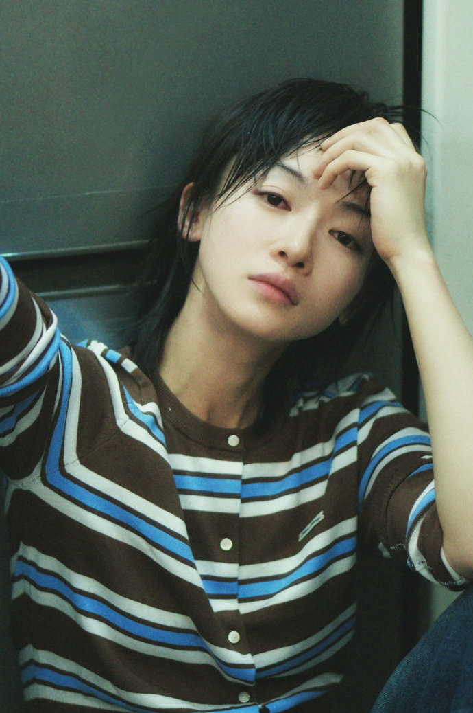 吴谨言短发小奶狗吴谨言帅哥  吴谨言短发小奶狗，吴谨言帅哥，谁懂这个吴谨言短发的