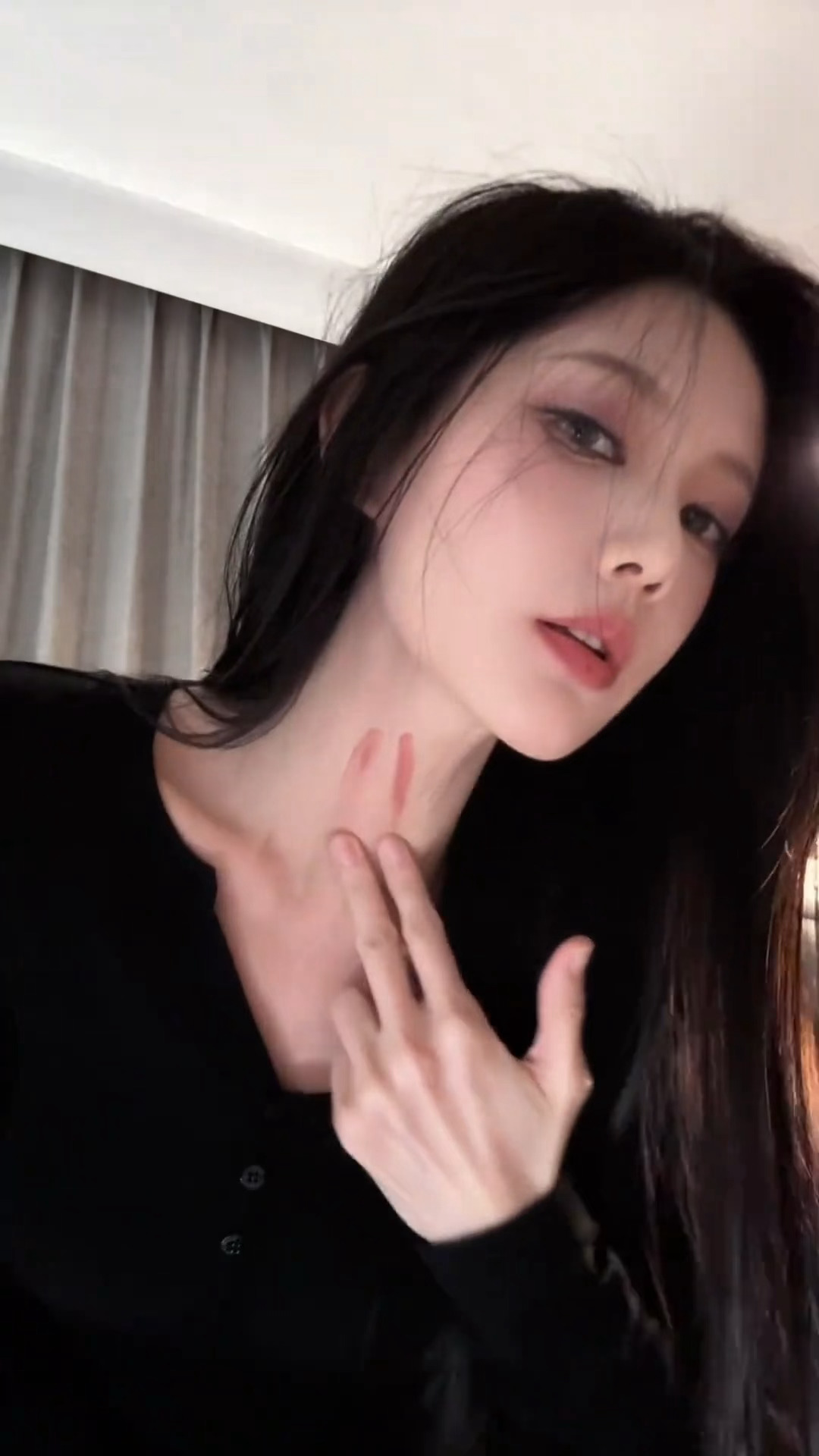 李一桐跳第三个吻痕，看得我面红耳赤的是怎么回事🥵 