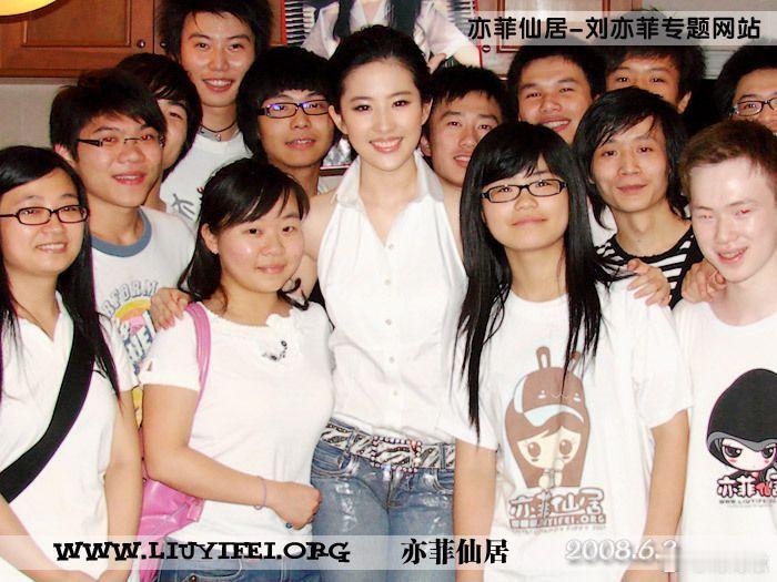 那个没有美颜滤镜的年代 ​​​