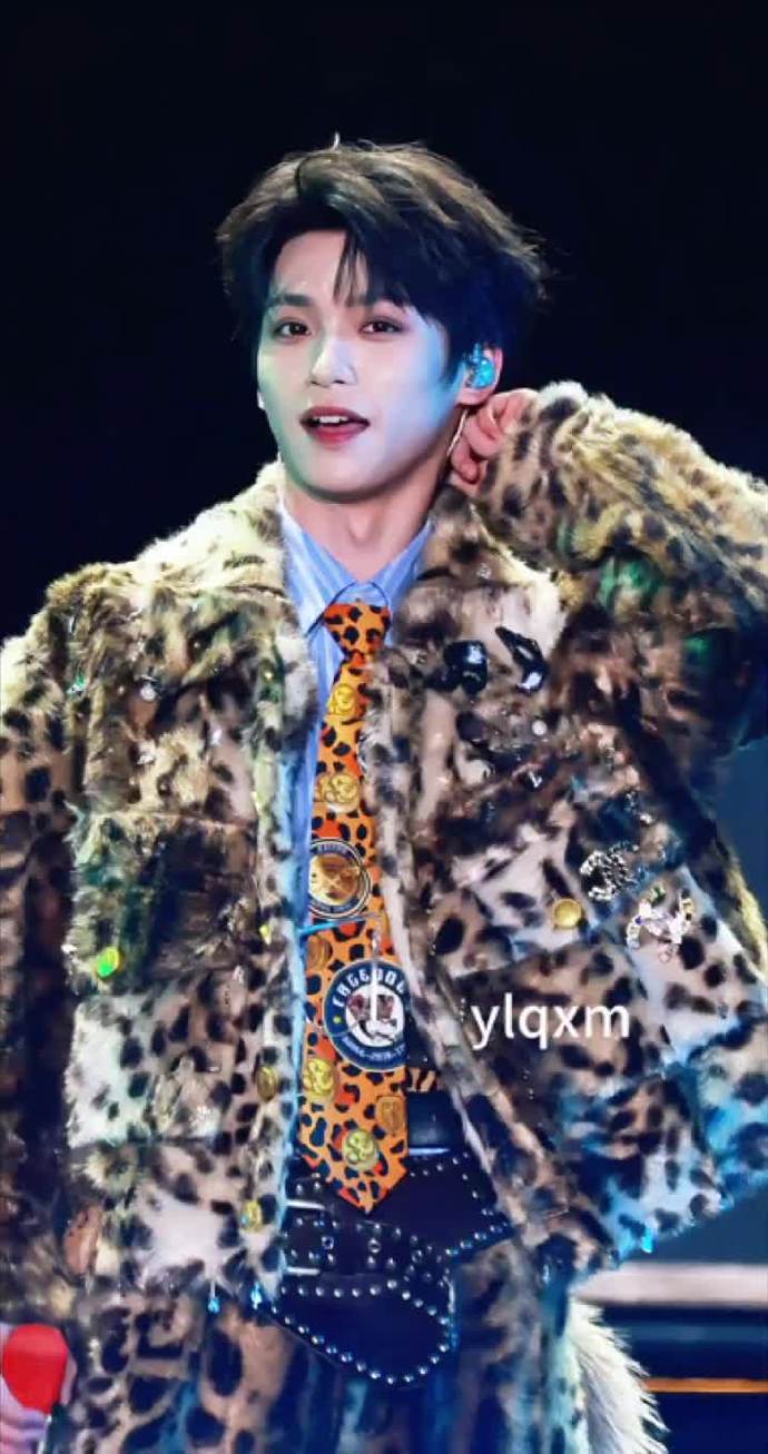 梓渝的姿态，鞠躬道歉没事哒没事哒，现场的遗憾不就在这里呀，梓渝杭州连夜出发啦，奔