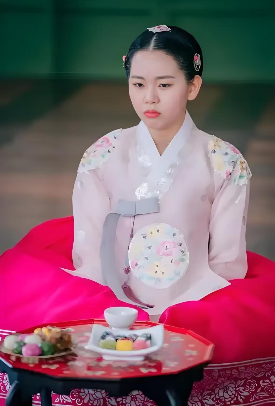 端懿王后沈氏（韩语：단의왕후 심씨，1686年农历五月二十一日—1718年农历二