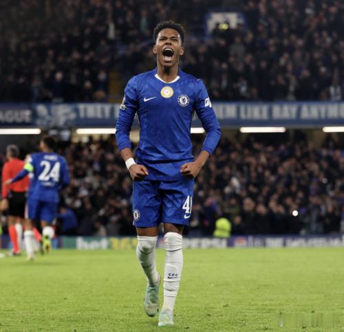 三次欧冠首发都进球！埃斯特旺成为姆巴佩、哈兰德之后第三人正在进行的欧冠联赛阶段第