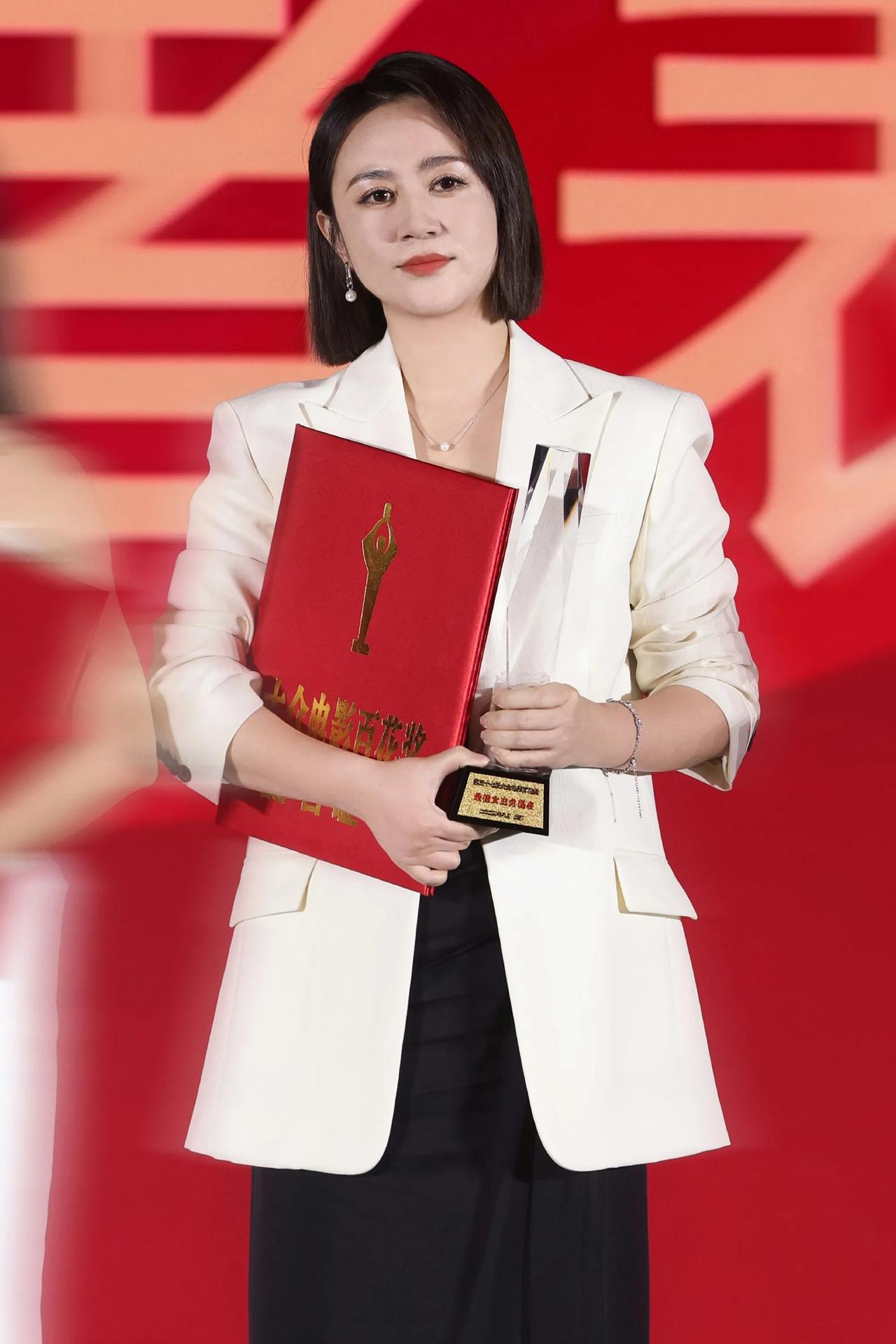 央视严选 八登春晚 又红又正 值得信赖 ​​​