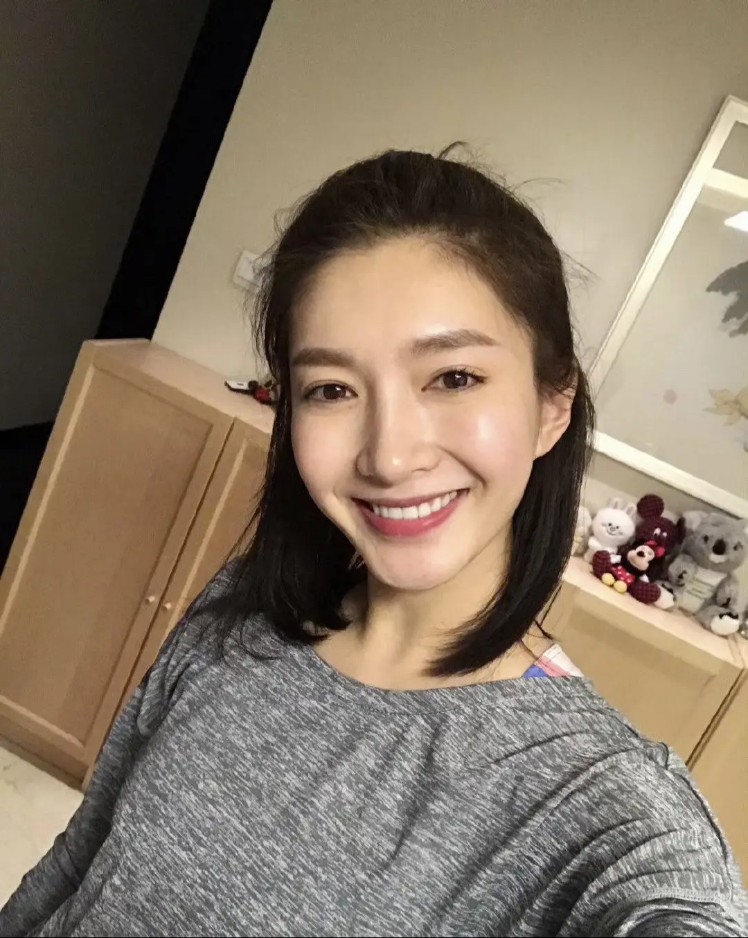 江疏影。