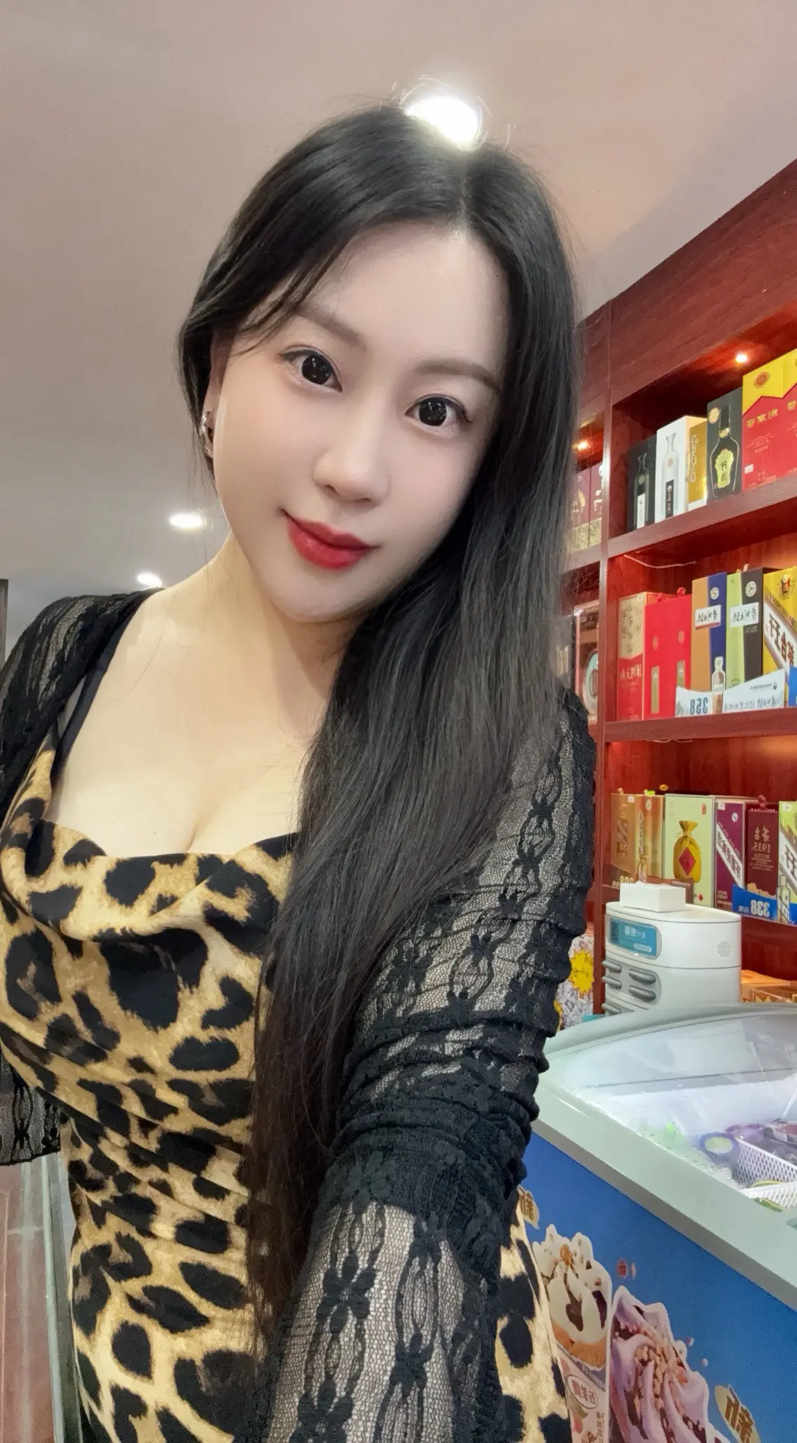 实体店老板娘守店的一天 女店主日常分享 烟酒行老板娘 守店女老板 开店的老板娘