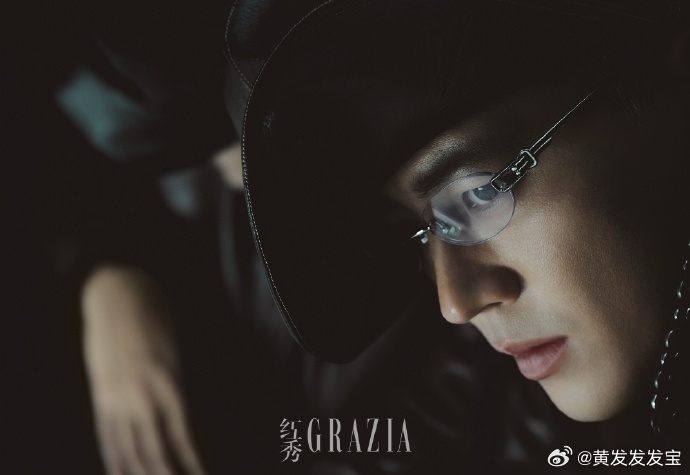 欧豪金发欧豪金发造型 之前他晒黑的硬汉感配浅金发，完全不是刻意染头装潮，是那种从