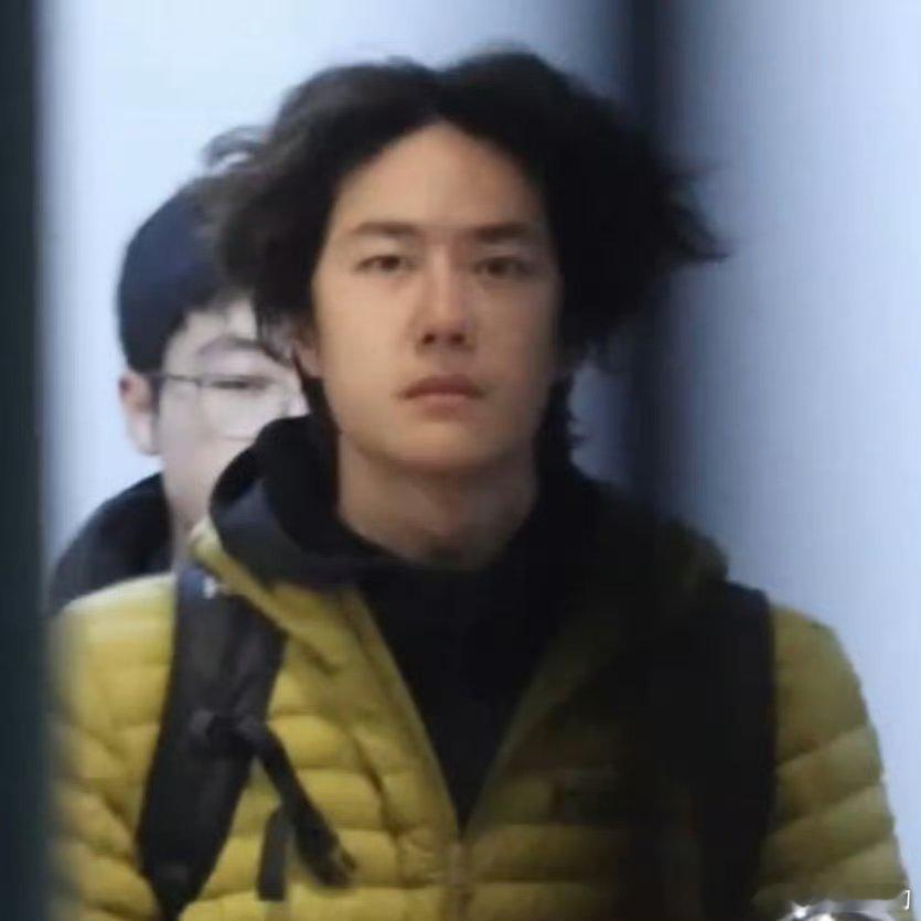 头发真的好多[哈哈][哈哈][哈哈]以后也不会有中年男人的困扰[哈哈][哈哈][