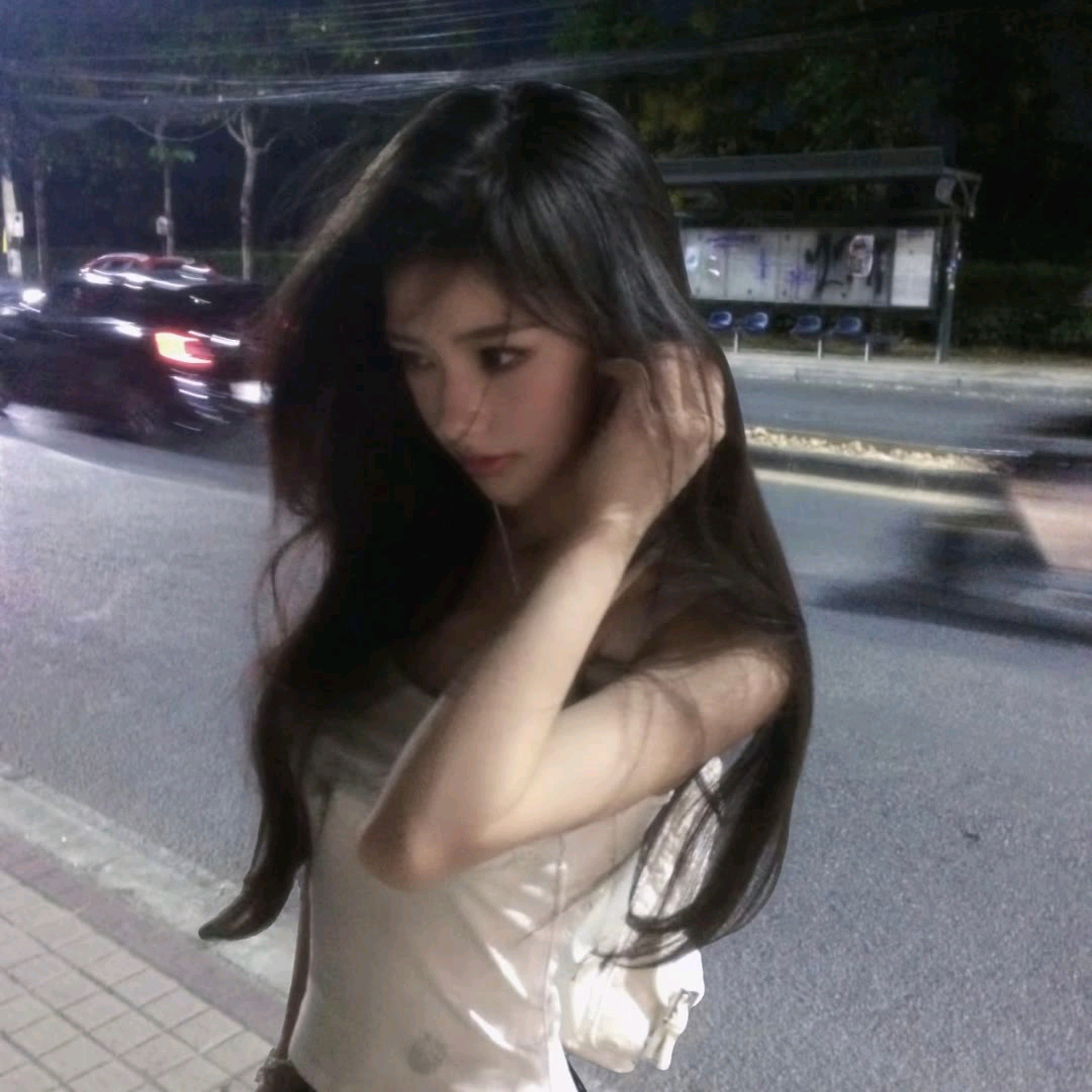 女头 