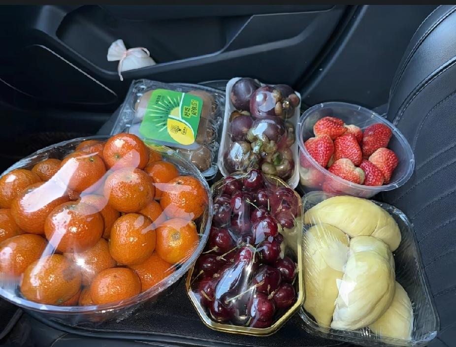 找老公要找什么样的男人
一个00后的小姑娘说：找有本事的
一个男人问她什么样的男