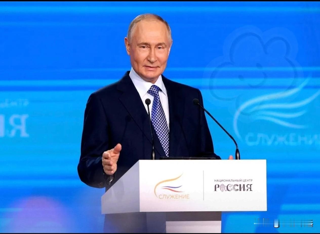 刷到一条新闻，差点没把嘴里的咖啡喷出来。


当地时间1月15日，俄总统在克里姆