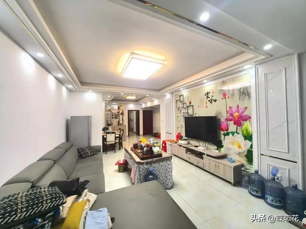 表哥给侄子买了136平的婚房，侄子月薪18000元，侄媳妇在家带孩子，房贷780