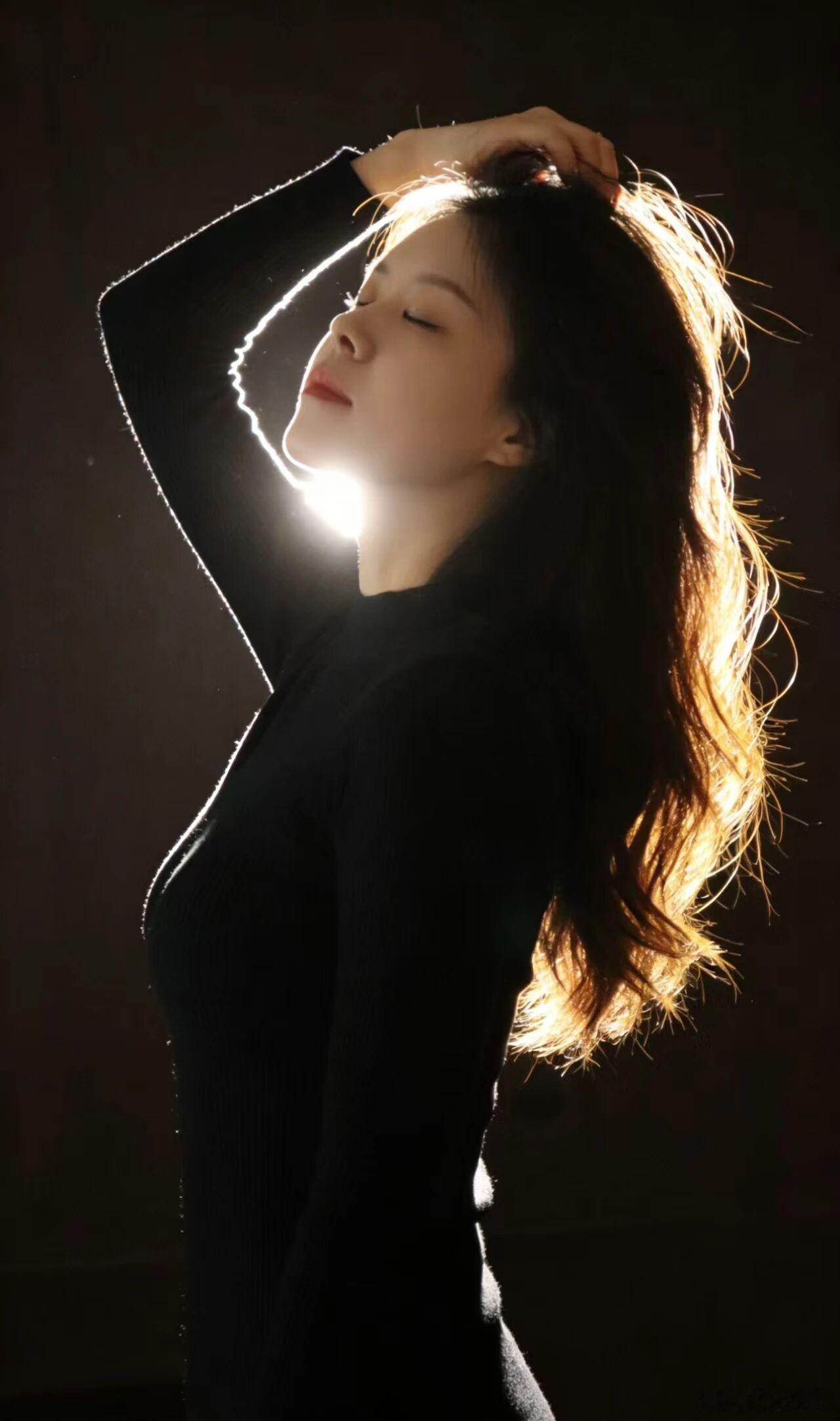 随笔  曝光之美，美在曝光不均。🤭 