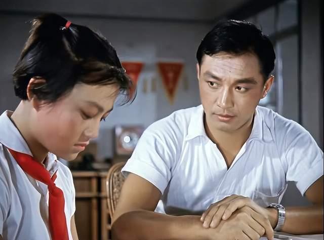 王应辅在电影《女跳水队员》（1962年）中饰演王振强

王应辅曾是一名冰球运动员