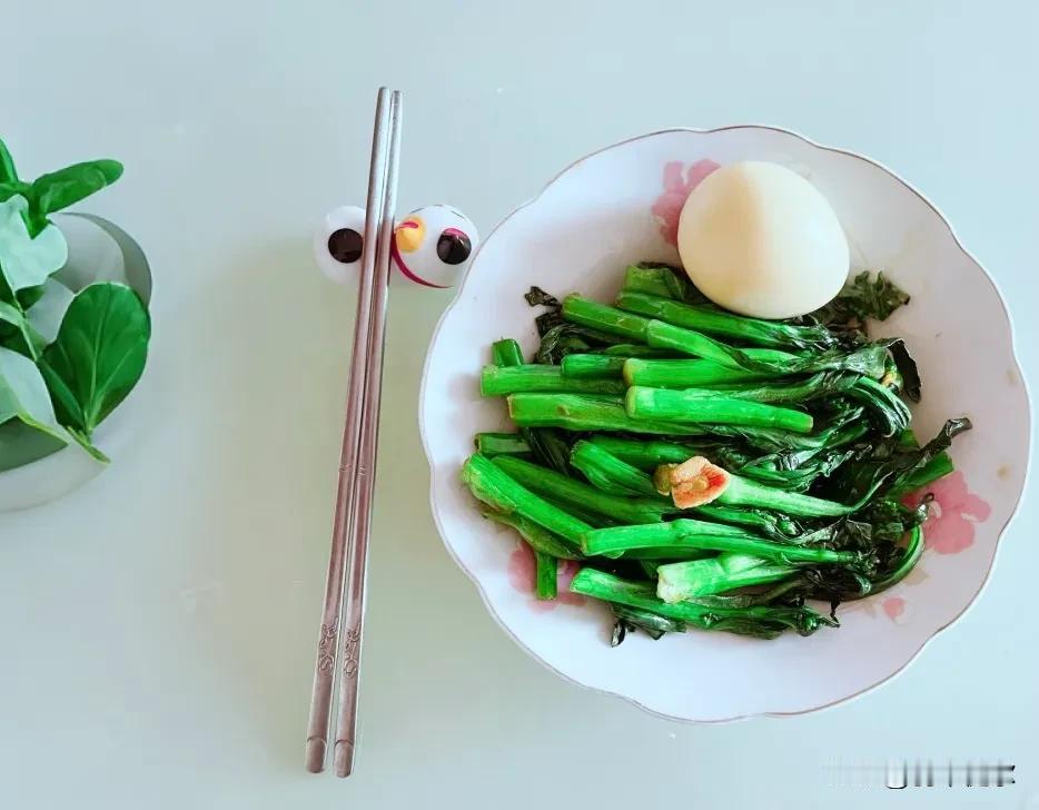 你以厨房为画布，食材作颜料，油盐酱醋为画笔，精心绘制出人间烟火最精美的画卷。
你