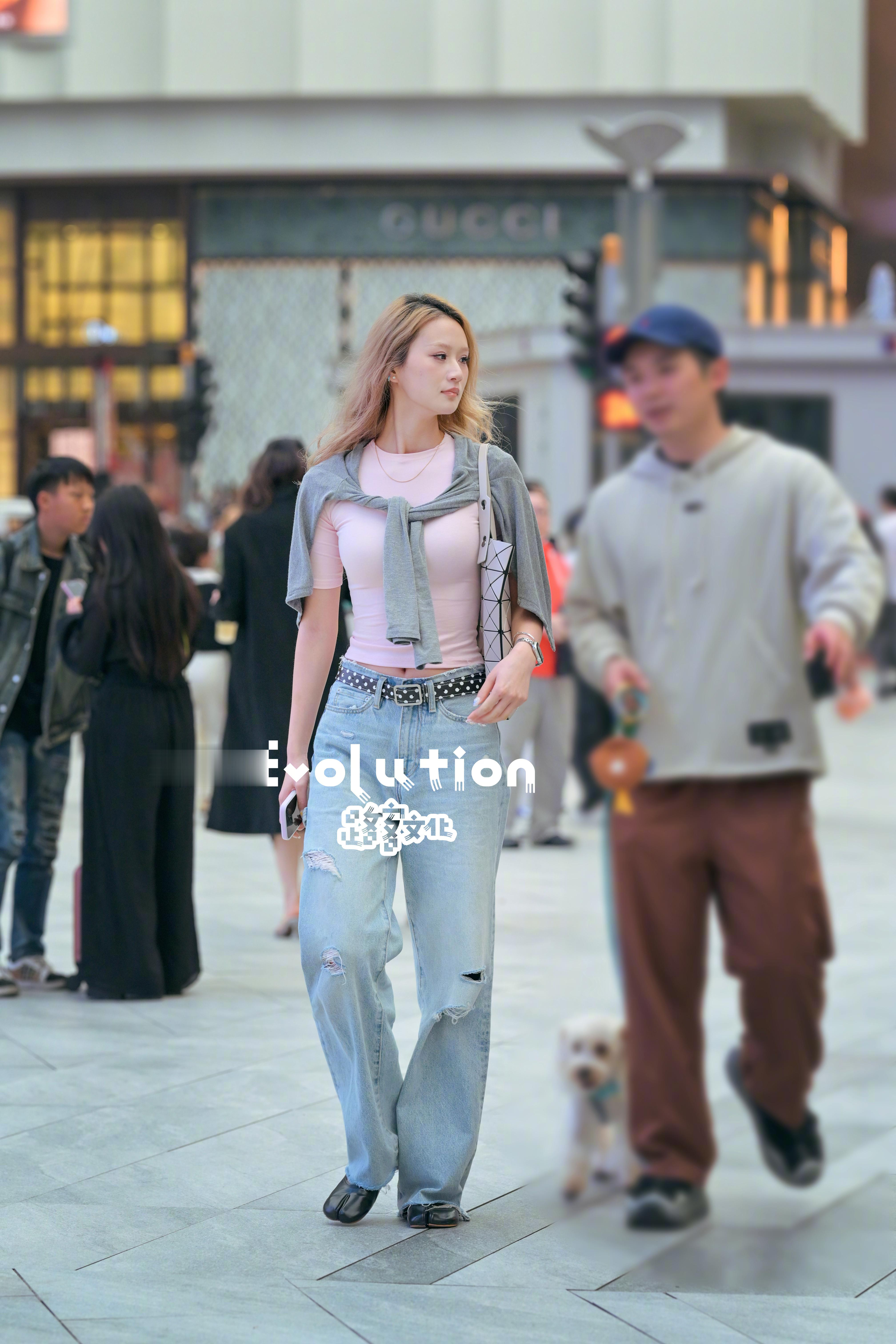 周一上午十点开始忙碌了 