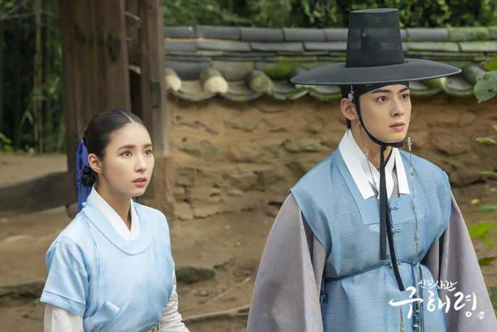 韩剧回顾 新入史官丘海昤 首播7周年主演：申世景、车银优、朴基雄、李知勋、朴智贤