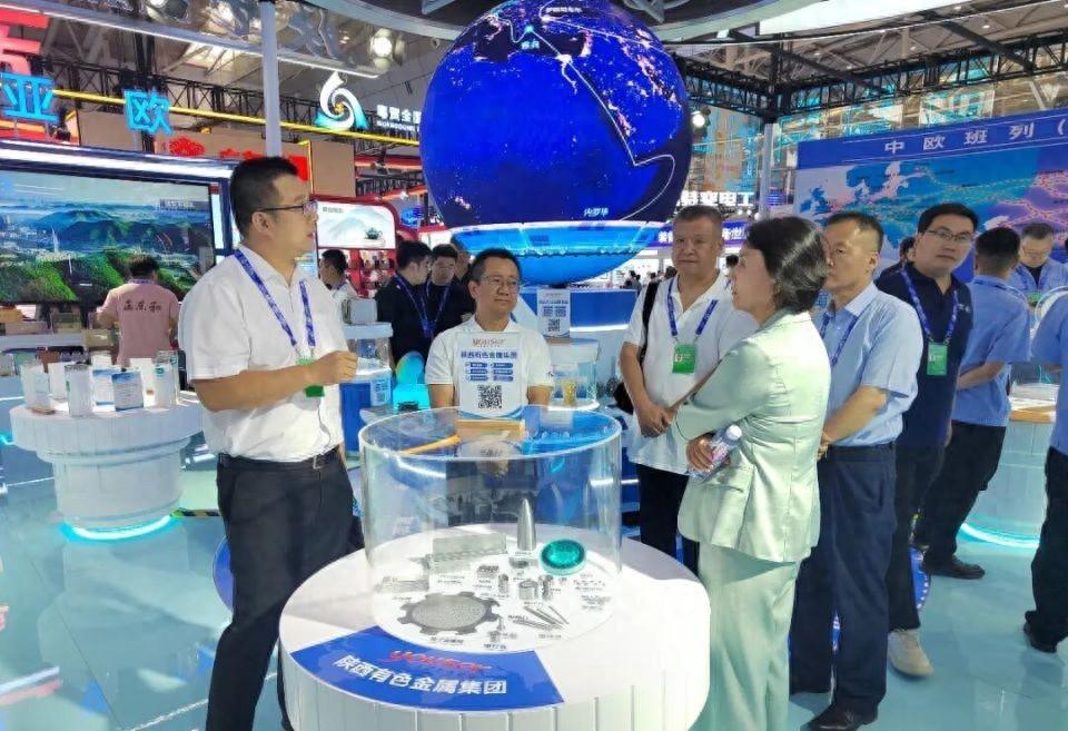 6月25号，第九届中国-亚欧博览会在乌鲁木齐开幕了。
这个博览会来头不小，商务部