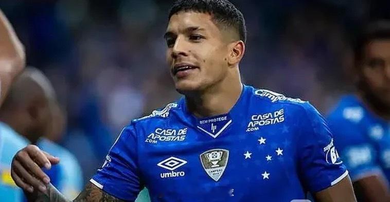 搬运足球情报，给足球爱好者们提供帮助克鲁塞罗VS博塔弗戈1阿罗约（11场2球1助