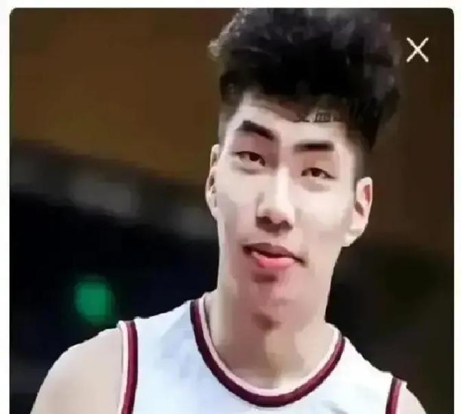 年薪翻倍却去更低级别联赛
 
余嘉豪把CBA顶薪合同撕了。税后200万不要，跑去