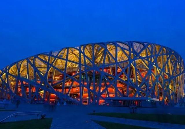 鸟巢“账本“曝光： 占北京黄金位置， 斥35亿建成的“鸟巢”，自从建成后，每年光
