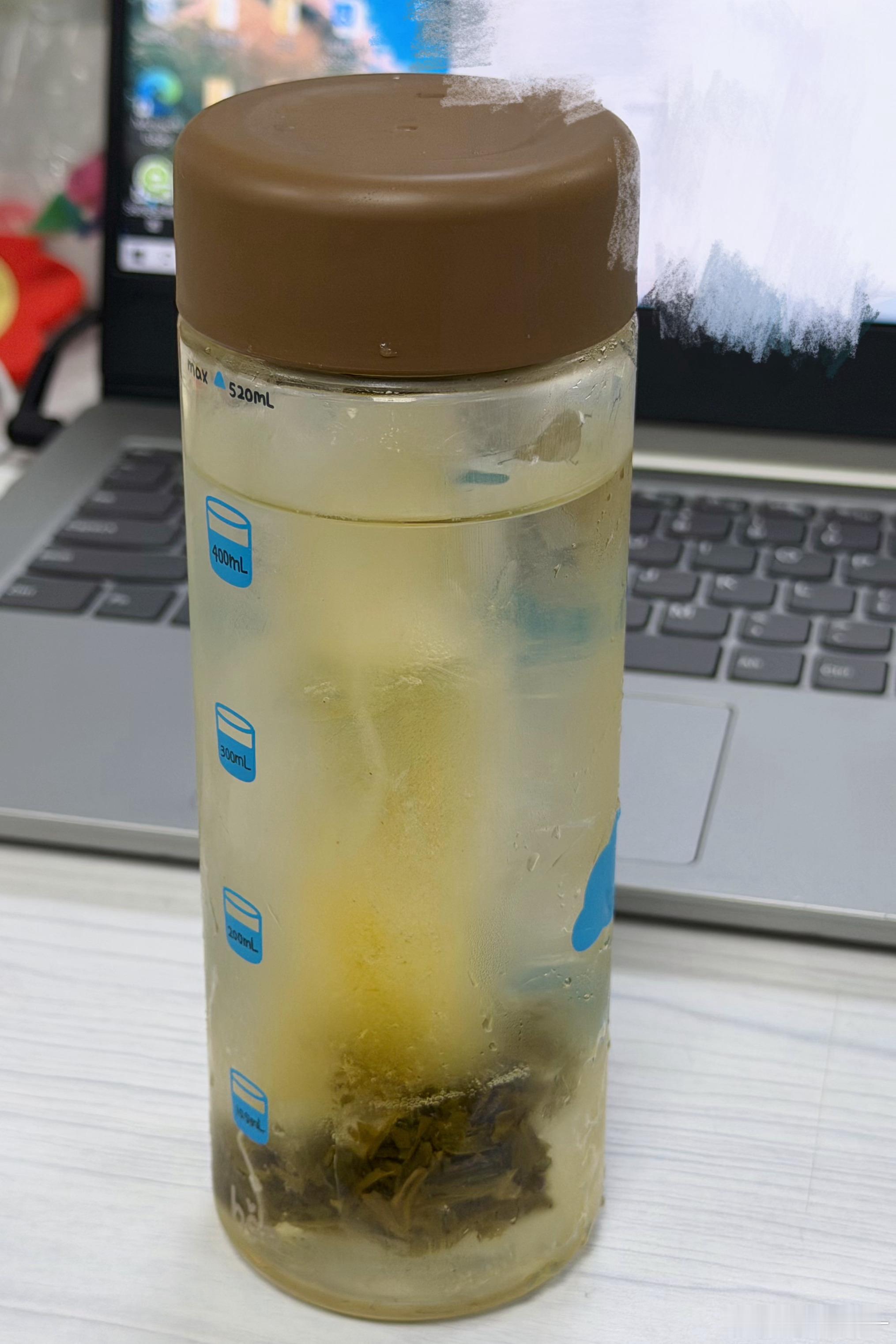 这个保温箱非常好啊 半天还有一半冰 满意