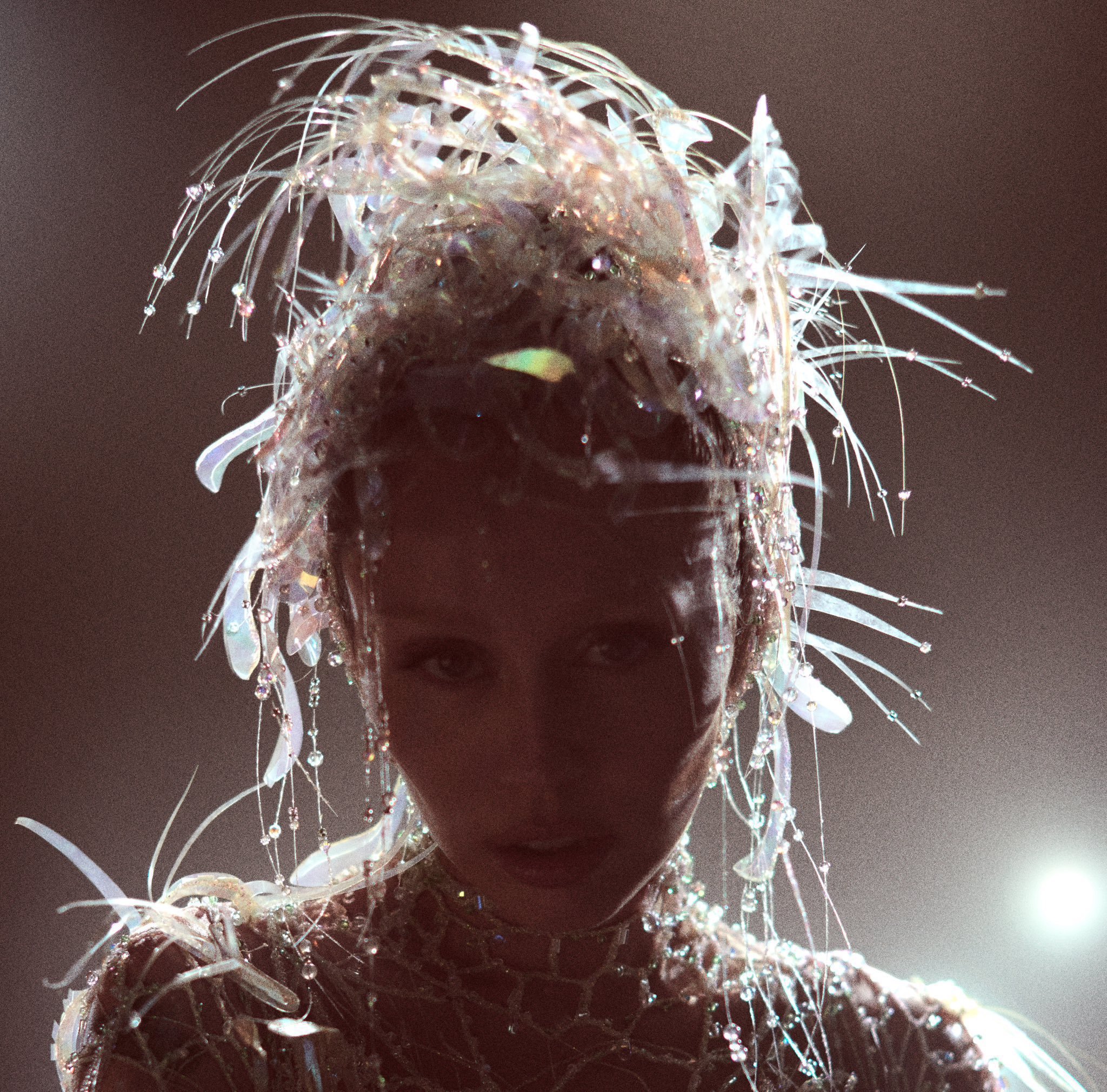 Miley Cyrus称新专辑《Something Beautiful》是她最g