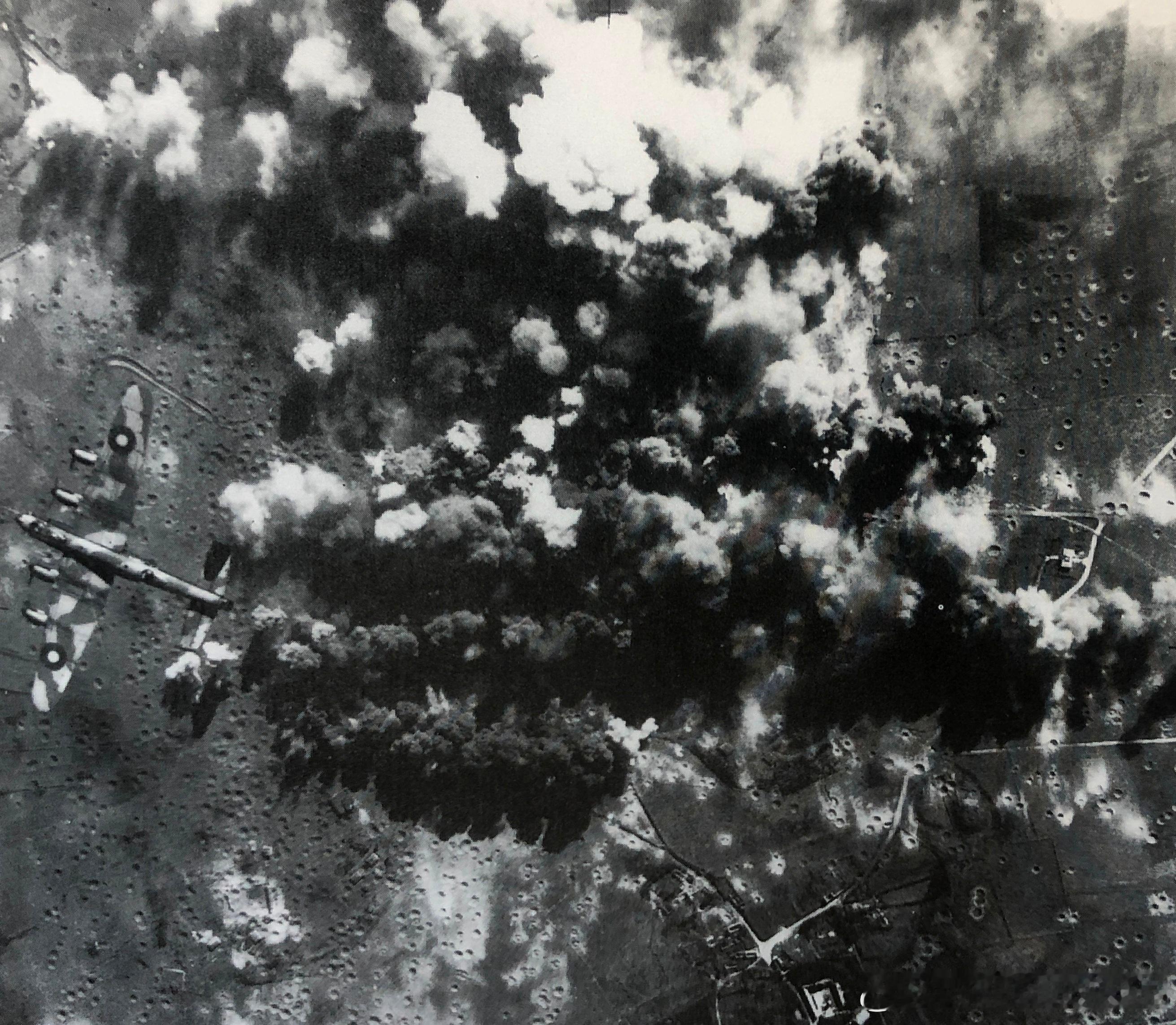1944年9月26日英军兰开斯特轰炸机轰炸法国Gris Nez角军事历史全触达