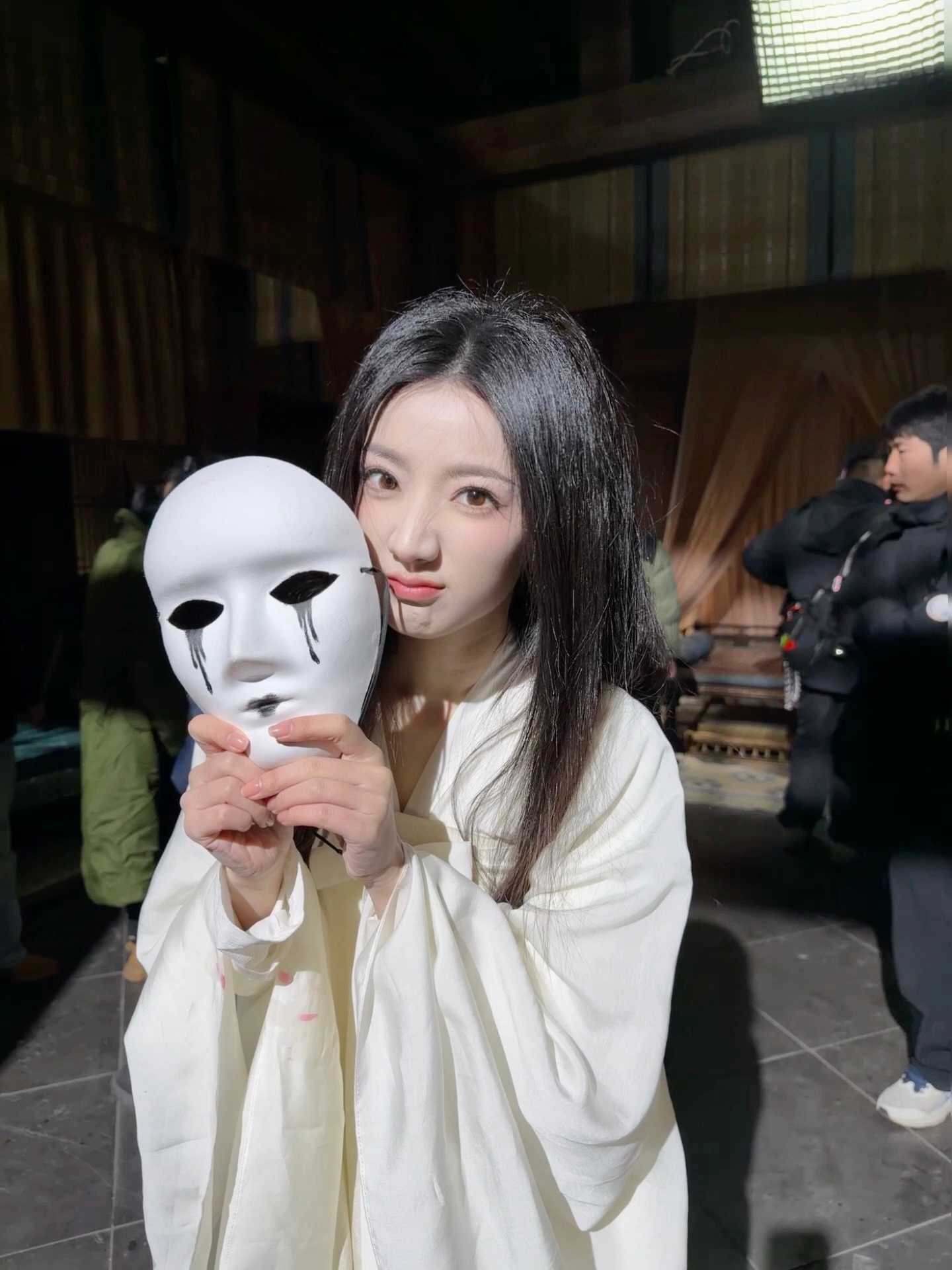 捕捉一只片场的小白团子 