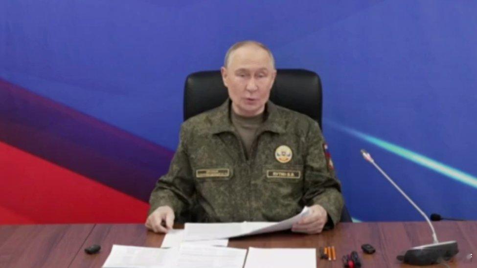 和平 真解决不了滴话.肯定 就得用军事手段......凤凰新闻【普京：若乌方不愿