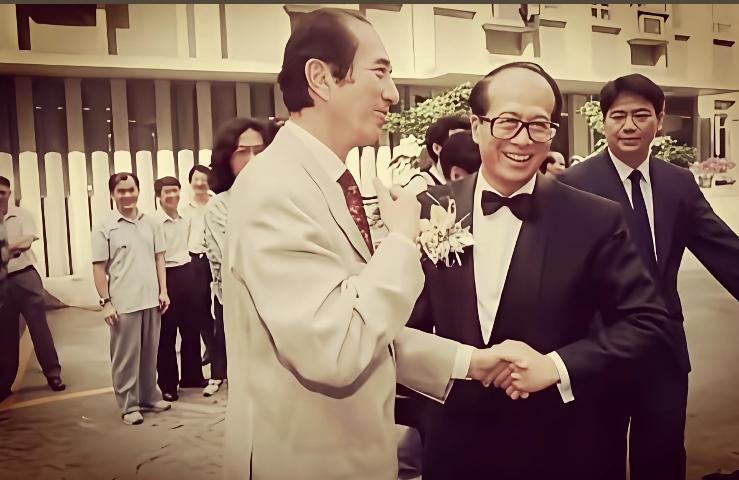李泽钜大婚之日，赌王莅临时的一幕