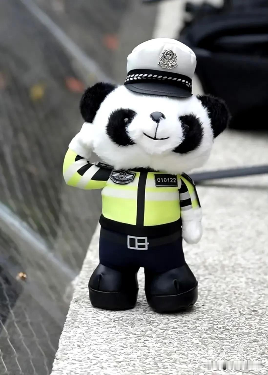 请问这是莽小五？那个他美颜了吗？滤镜开到几级啊？

我以为只有我们人类需要美颜，