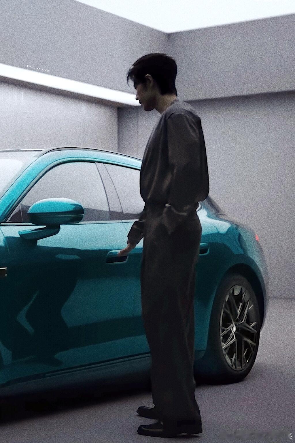 肖战同款座驾现在才发现好的代言是互相成就，尚界用心打造高品质座驾，肖战用心诠释每
